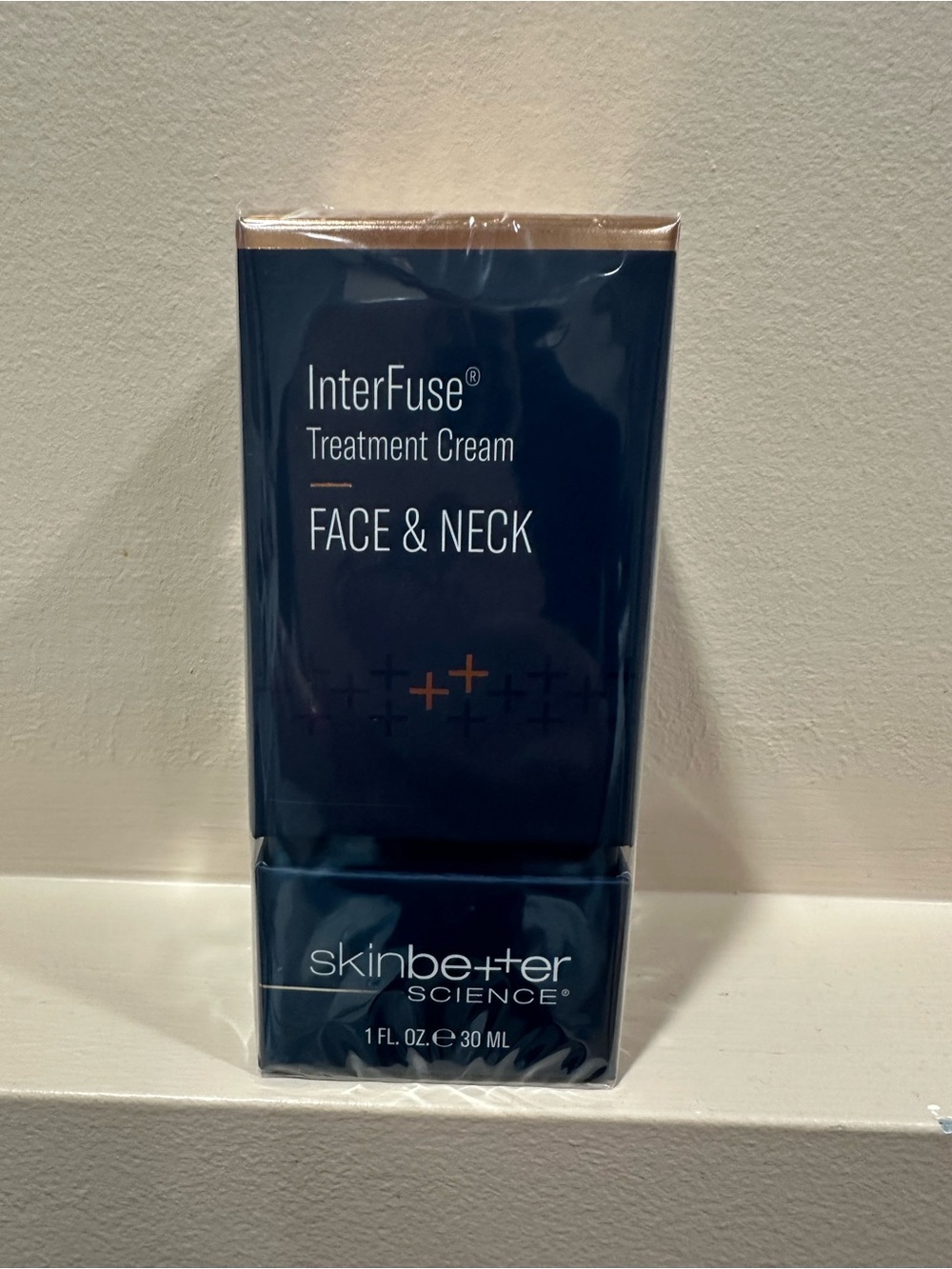 Skinbetter Science InterFuse Treatment Cream Face & Neck - Navy